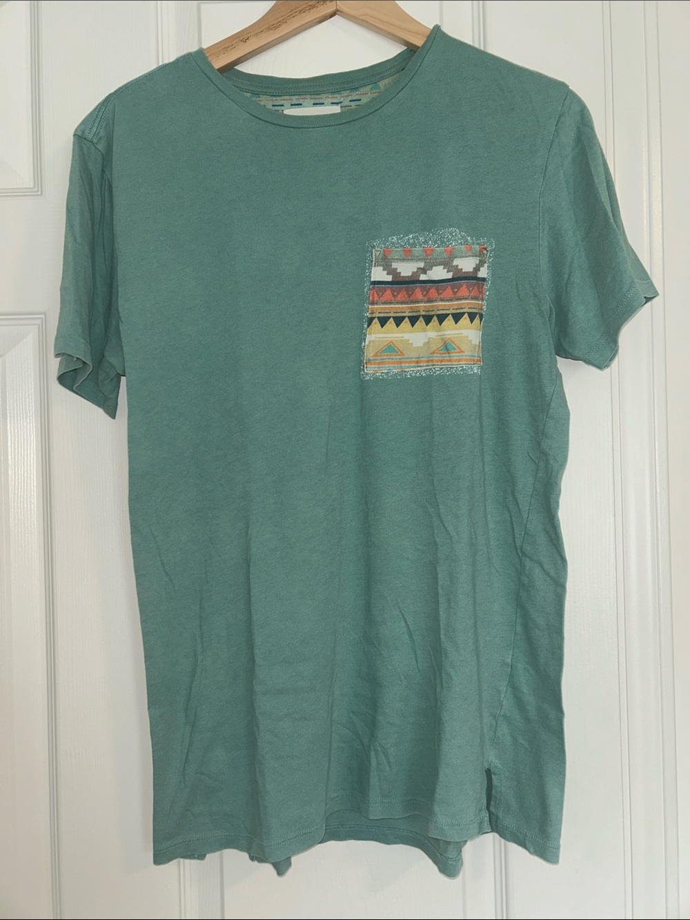 ON THE BYAS  Teal Short-Sleeve Tee with Aztec Pocket (old skool PAC SUN) small M